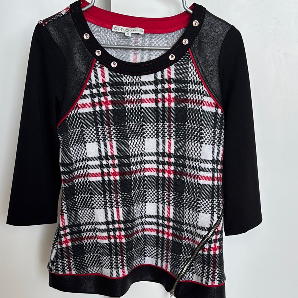 Cleo Petites Vibrant Red and Soft Gray Knit Top
